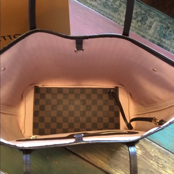 🍃🌷 Louis Vuitton Neverfull MM Damier Ebene - Picture 4 of 8